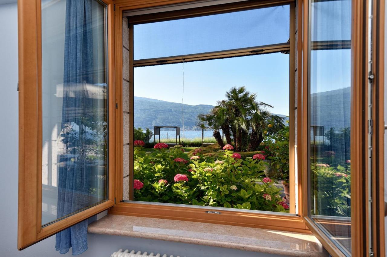 Torre Degli Ulivi Bed & Breakfast Тиняле Екстериор снимка