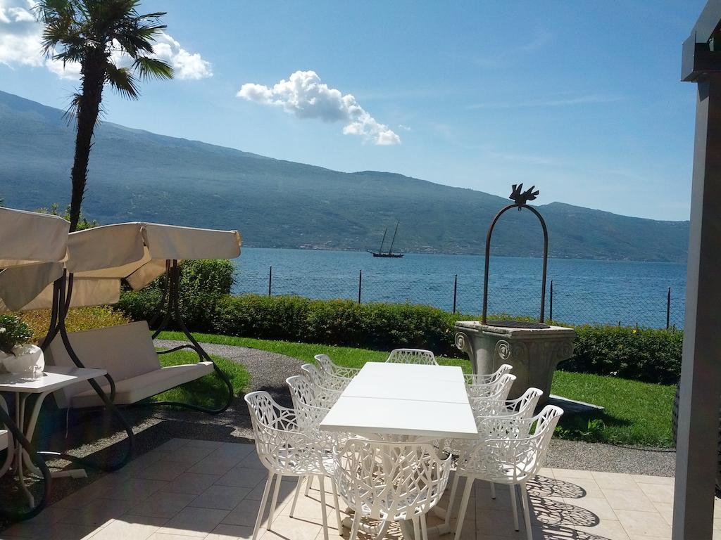 Torre Degli Ulivi Bed & Breakfast Тиняле Екстериор снимка